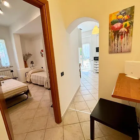 Il Giardino Fiorito アパート レヴァント